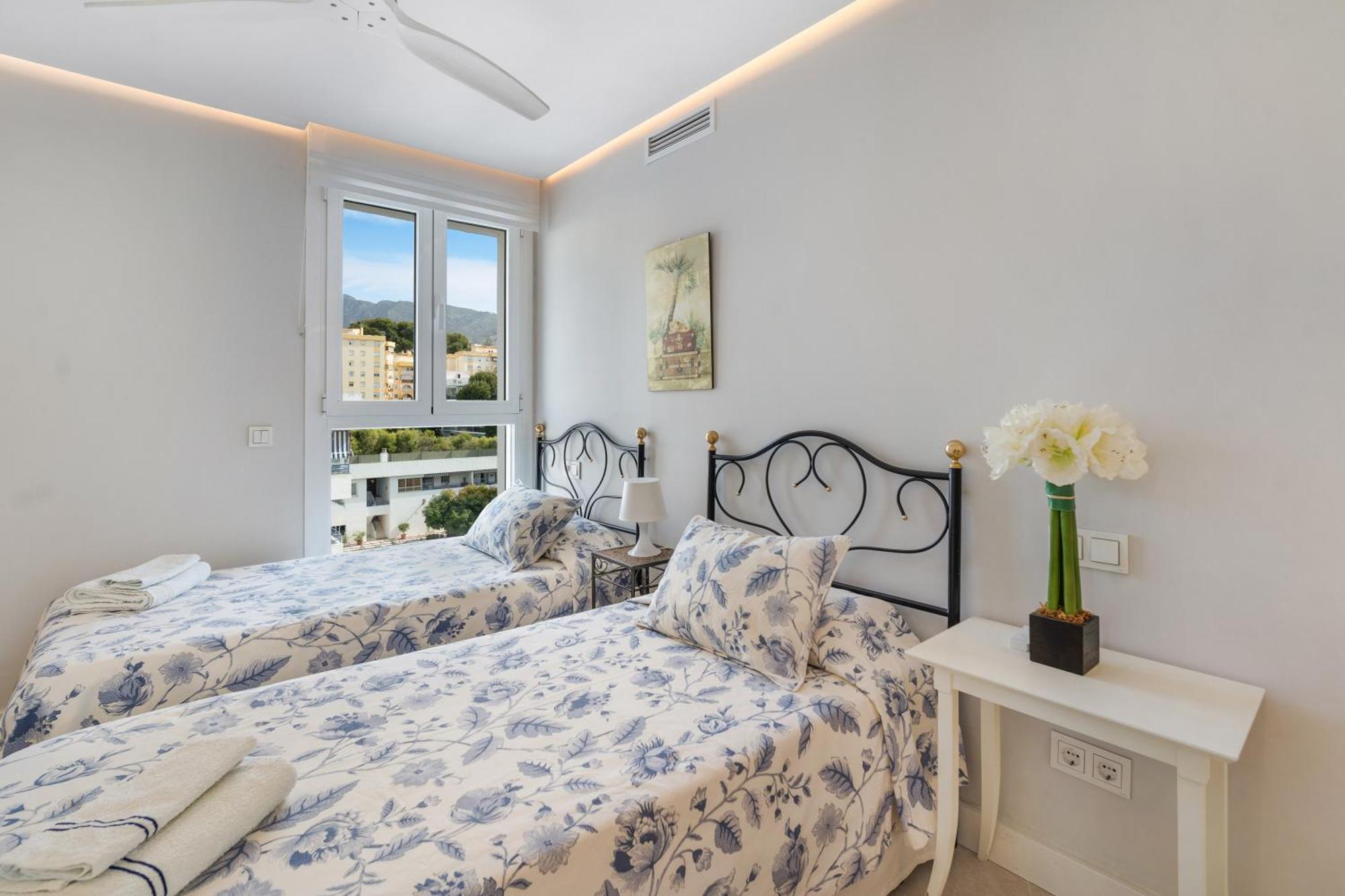 Elegant Beachside *