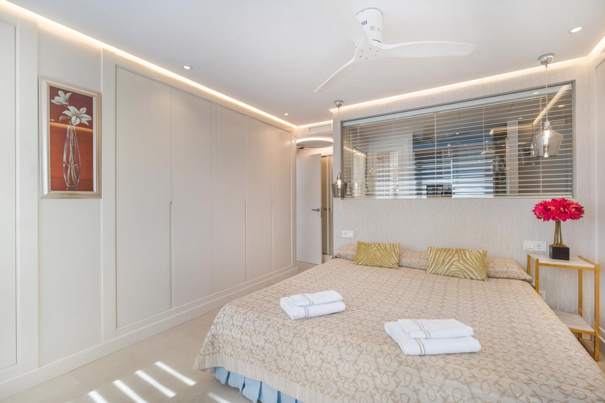 Elegant Beachside